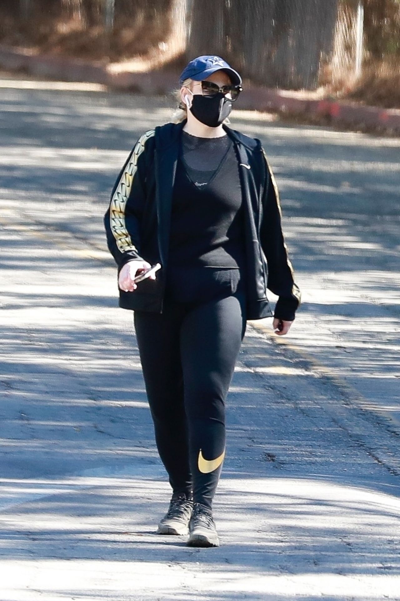 Rebel Wilson - Goes for a Hike at Griffith Park in Los Feliz 10/30/2020 ...