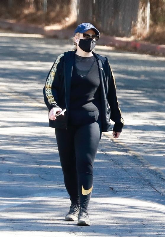 Rebel Wilson - Goes for a Hike at Griffith Park in Los Feliz 10/30/2020