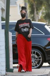 Rihanna Shopping at Ralphs and Bristol Farms in Beverly Hills 10/19/2020