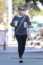 Sarah Michelle Gellar - Blue Bottle Coffee in Brentwood 09/29/2020