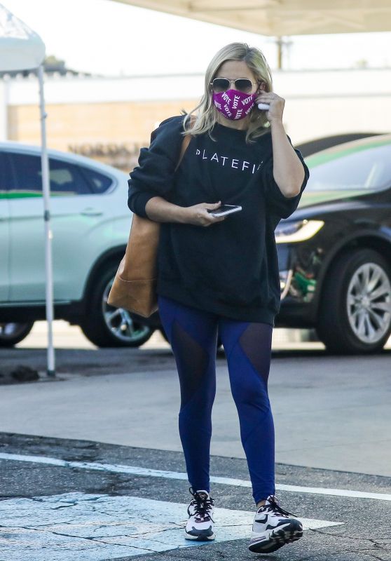 Sarah Michelle Gellar - Heading to Plate Fit in Los Angeles 10/16/2020