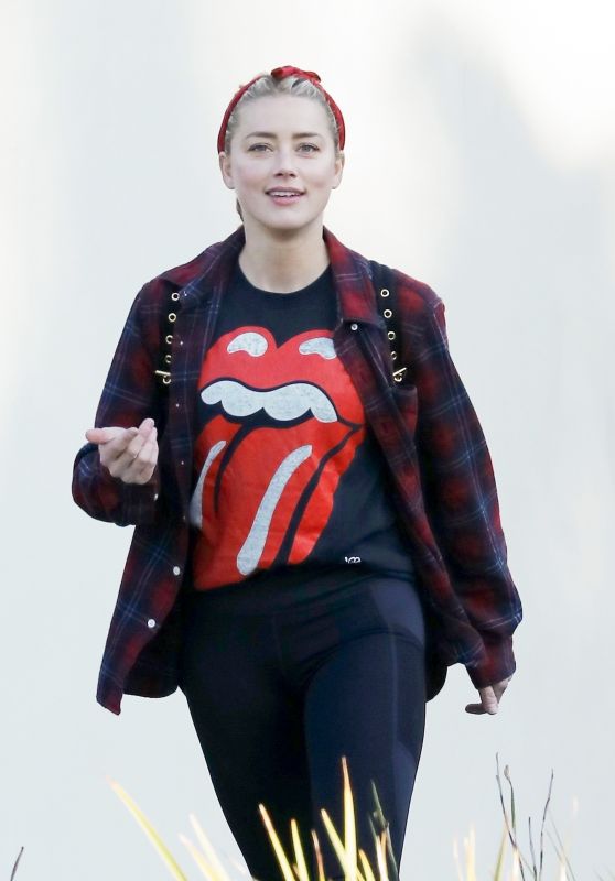 Amber Heard in Rolling Stones Shirt - Hike in LA 11/18/2020