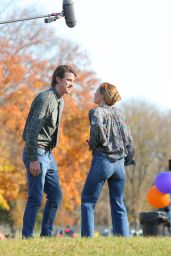 Anna Paquin - "Modern Love" Filming in Collins Park in Schenectady, NY 11/06/2020