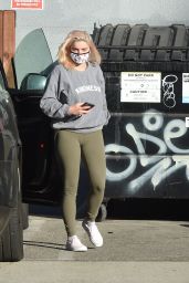Ariel Winter Street Style - Heads to the Studio in Los Angeles 11/09/2020