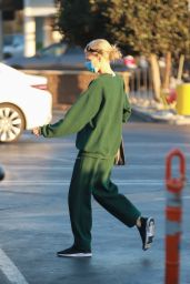 Charlotte McKinney - Out in Santa Monica 11/24/202