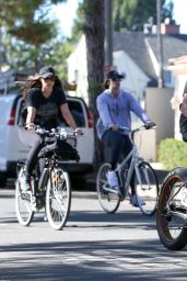 Christina Schwarzenegger, Arnold and Patrick - Bike in Santa Monica 11/28/2020