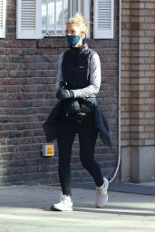 Claire Danes - Jogging in NYC 11/20/2020