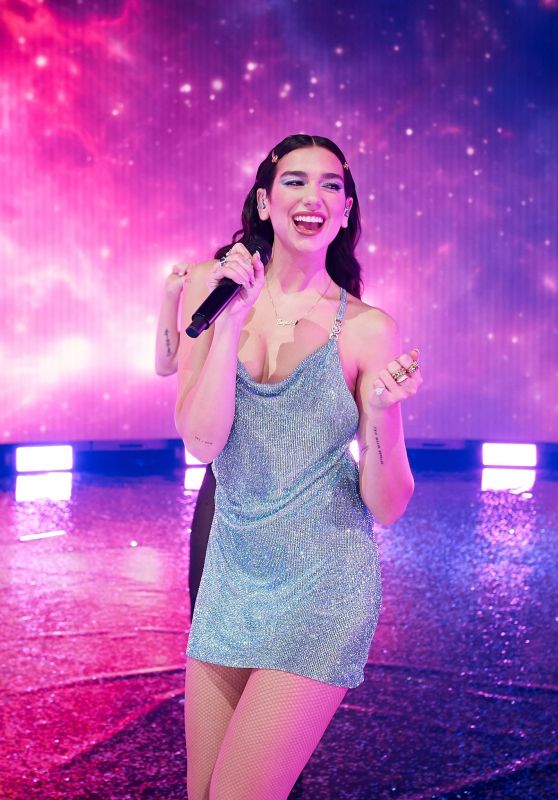 Dua Lipa – Performs Live at the American Music Awards 2020 in London
