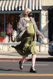 Emma Roberts - Shopping in Los Angeles 11/13/2020