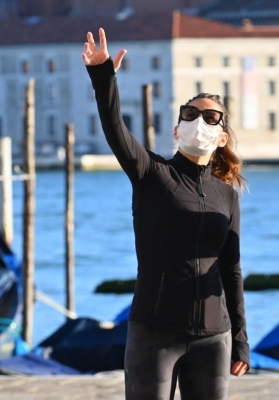 Hayley Atwell - Out For a Walk in Venice, Italy 11/06/2020