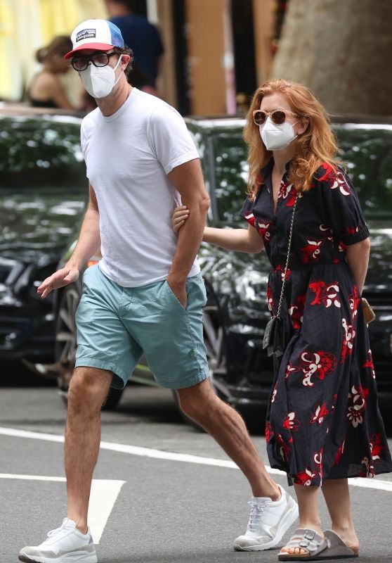 Isla Fisher - Out in Woollahra in Sydney 11/27/2020