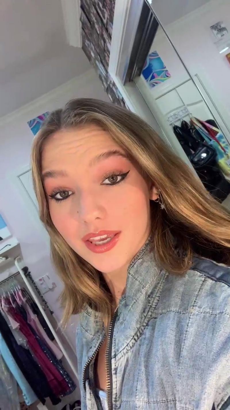 Jayden Bartels 11/10/2020 • CelebMafia