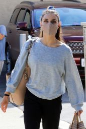 Jenna Johnson - Arriving at the Dance Studio in LA 11/06/2020