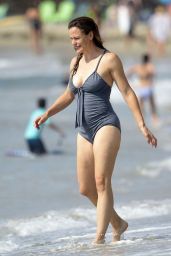 Jennifer Garner at the Beach in Malibu 11/02/2020