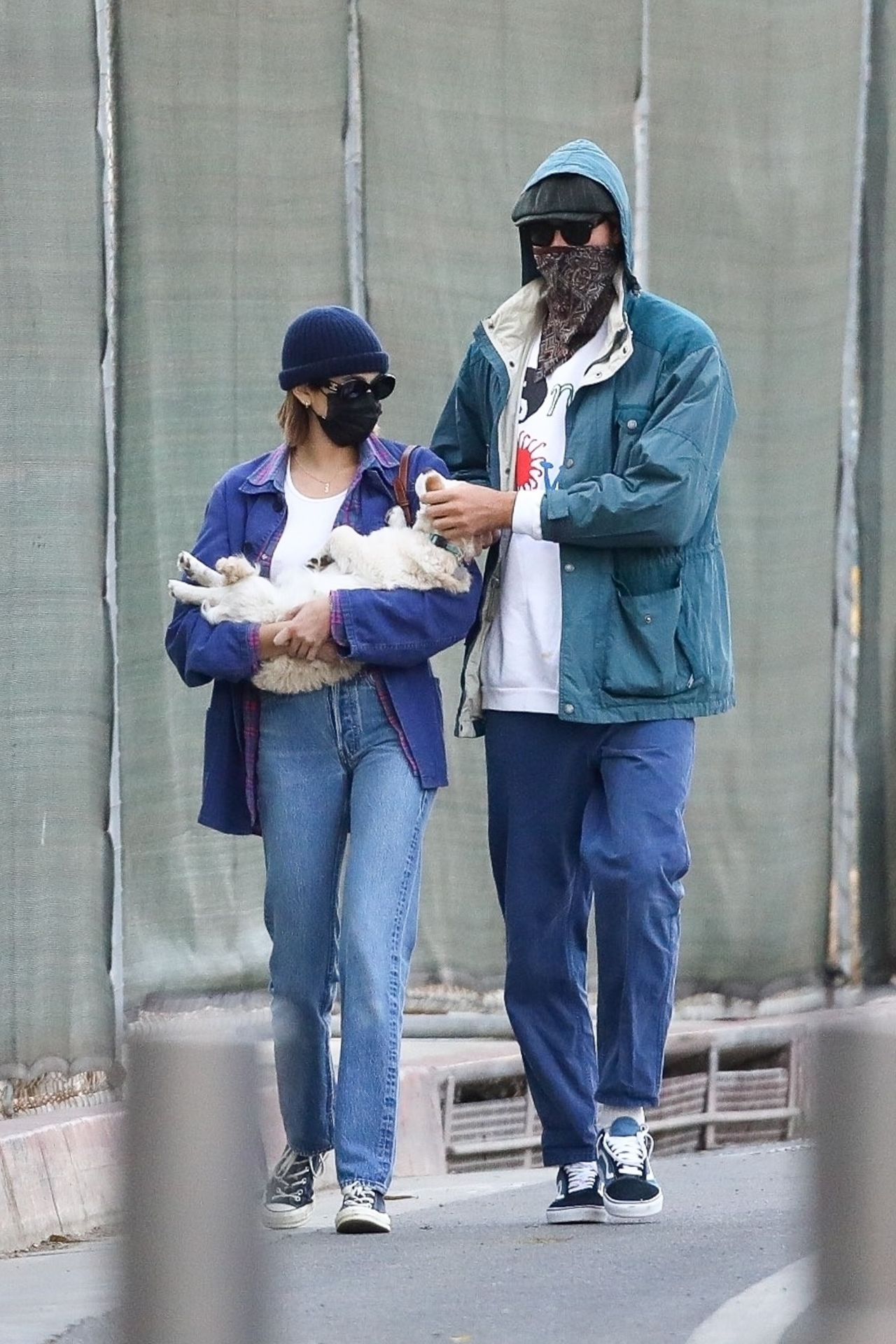 Kaia Gerber and Jacob Elordi in a Park With Kaia's Dog in LA 11/13/2020 ...