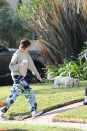 Kaia Gerber in Sweats in West Hollywood 11/18/2020