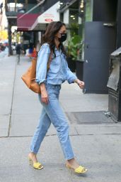 Katie Holmes Street Style - NYC 11/09/2020