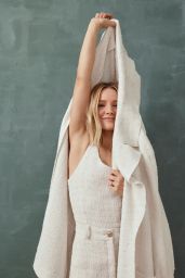 Kristen Bell - Photoshoot for Romper 2020