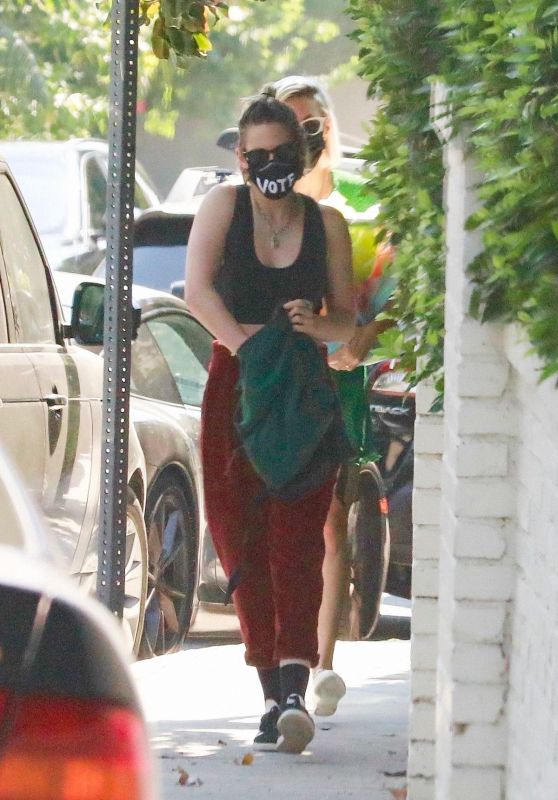 Kristen Stewart - Shopping in Los Angeles 11/07/2020