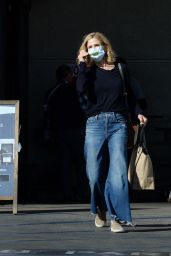 Kyra Sedgwick - Grocery Shopping at Gelsons in Los Angeles 11/29/2020