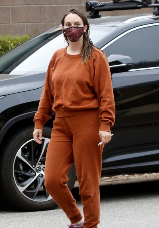 Leighton Meester in Casual Outfit - LA 11/23/2020