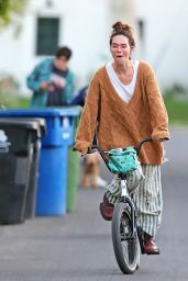 Lena Headey - Rriding a Bicycle in Los Angeles 11/15/2020