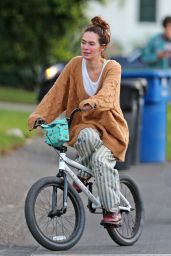 Lena Headey - Rriding a Bicycle in Los Angeles 11/15/2020