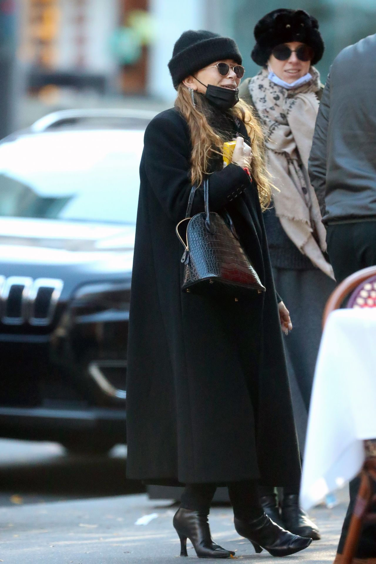 Mary-Kate Olsen - Out in New York 11/16/2020 • CelebMafia