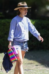 Natalie Portman Summer Street Style - Sydney 11/27/2020
