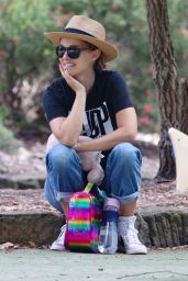 Natalie Portman - Visiting a Park in Sydney 11/24/2020