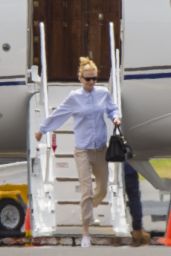 Nicole Kidman - Flying to Byron Bay 11/10/2020