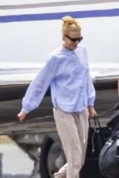 Nicole Kidman - Flying to Byron Bay 11/10/2020