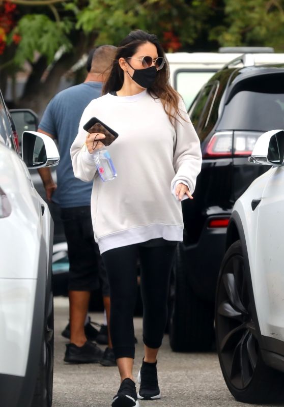 Olivia Munn - Leaving Her Gym in LA 11/05/2020