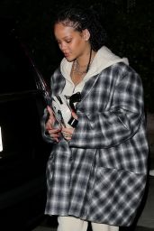 Rihanna Make Up Free - Santa Monica 11/12/2020