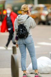 Scarlett Johansson Street Style - New York 11/09/2020