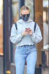 Scarlett Johansson Street Style - New York 11/09/2020