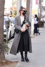 Sofia Richie Looks Chic - Beverly Hills 11/06/2020