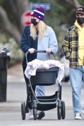  Sophie Turner and Joe Jonas - Go For a Stroll With Baby in LA 11/11/2020