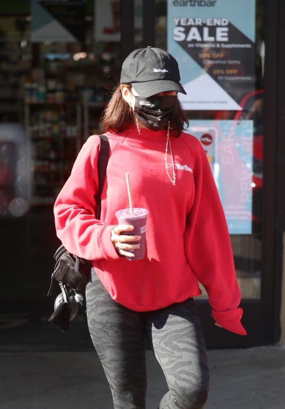 Vanessa Hudgens Grabs a Juice in West Hollywood 11/18/2020