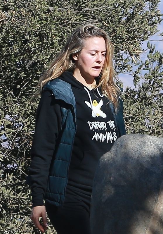 Alicia Silverstone - Out for Hike in Los Angeles 12/20/2020