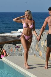 Amber Turner - Relax by the Pool in Turkey 12/11/2020