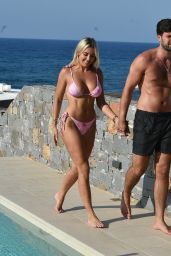 Amber Turner - Relax by the Pool in Turkey 12/11/2020