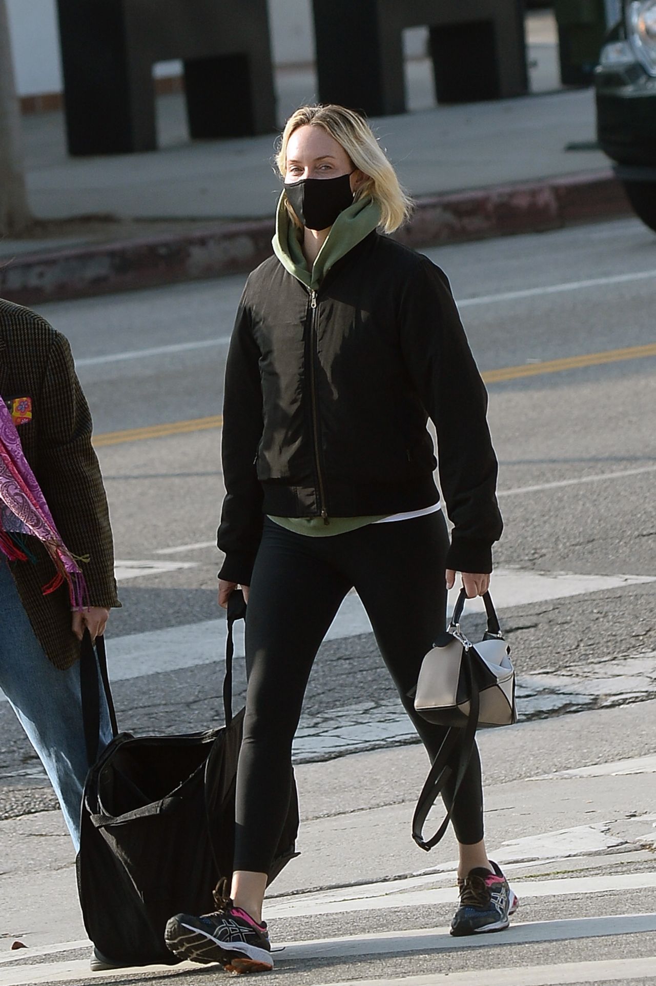 Amber Valletta - Out in Los Angeles 12/16/2020 • CelebMafia