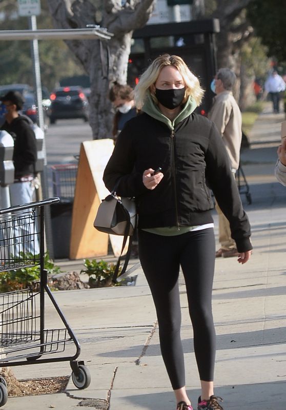Amber Valletta - Out in Los Angeles 12/16/2020