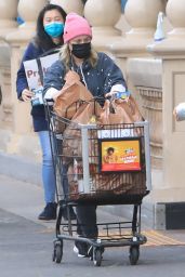 Amy Poehler - Grocery Shopping at Ralphs in Beverly Hills 12/30/2020