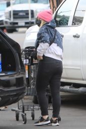 Amy Poehler - Grocery Shopping at Ralphs in Beverly Hills 12/30/2020