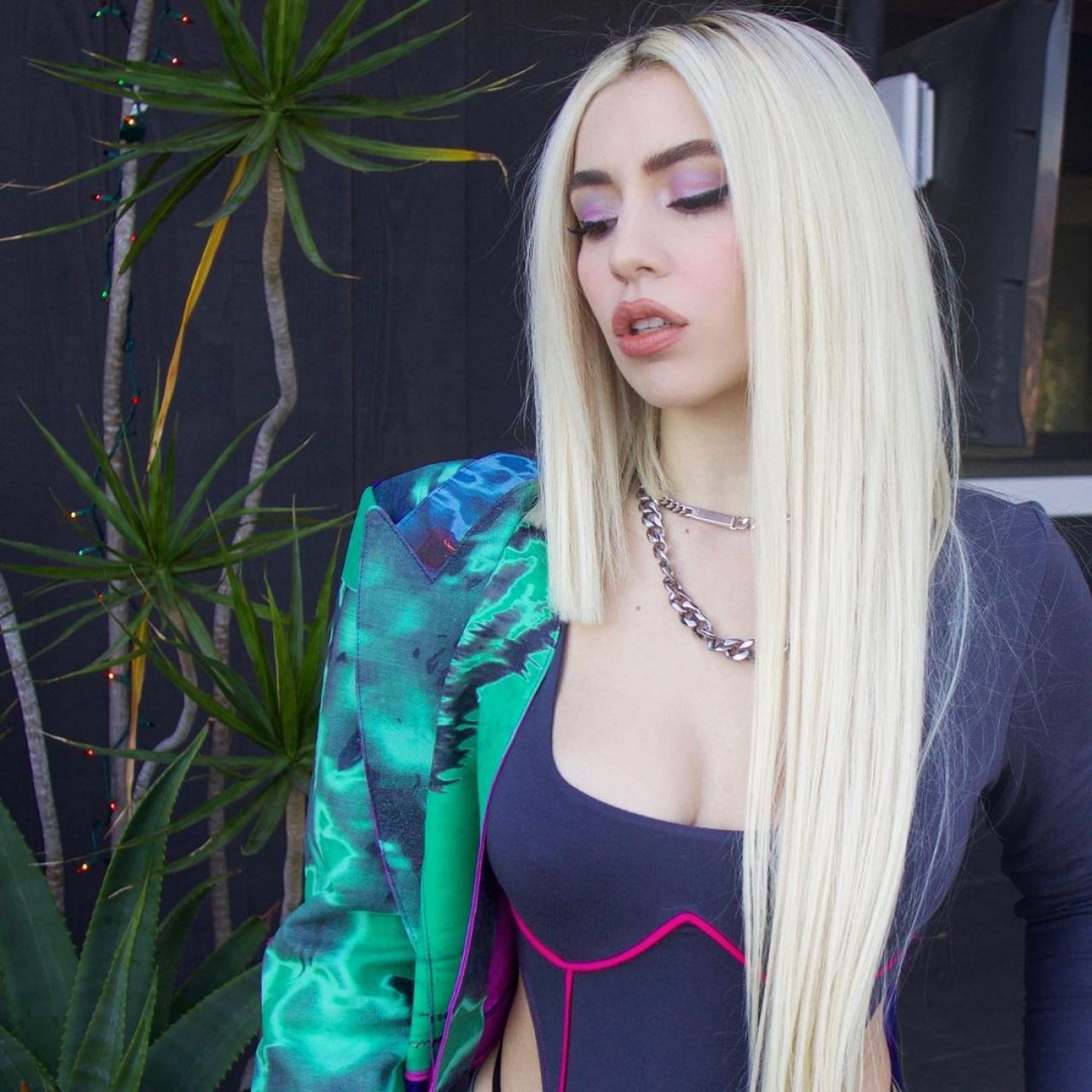 Ava Max 12/04/2020 • CelebMafia