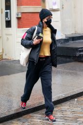 Bella Hadid - Out in New York City 12/05/2020