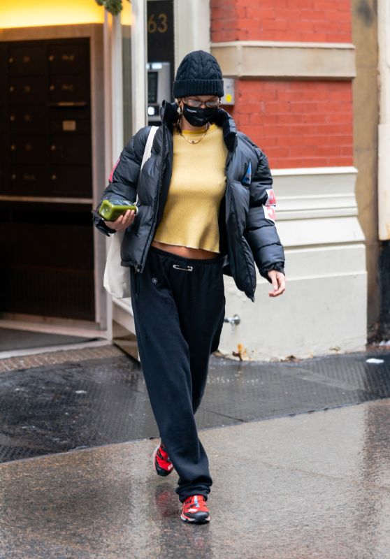 Bella Hadid - Out in New York City 12/05/2020