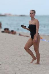 Bianca Elouise in a Swimsuit - Beach in Miami June 2016